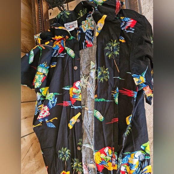 Parrot Print Hawaiian Shirt 🦜 - Picture 13 of 16
